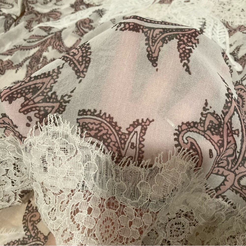Loft Bohemian Sheer Bell Sleeve Lacy Blouse Paisley Pink Purple Off-White Small - Picture 10 of 16